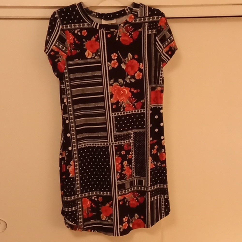 Bobbie Brooks Black Dress With Flowers, White Lines, Shapes, And Dots  M